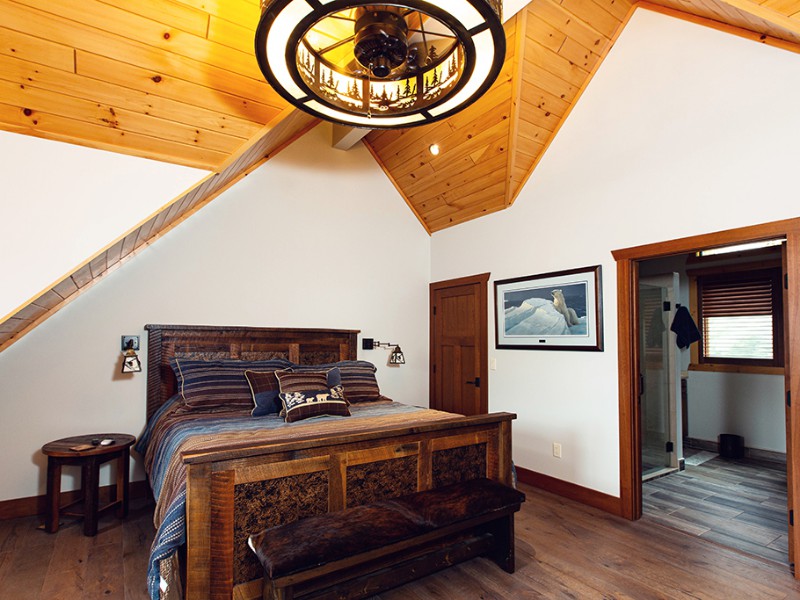 beaver-mountain-log-homes-kuyahoora-lodge-cedar-hybrid-home-guest-bedroom-1